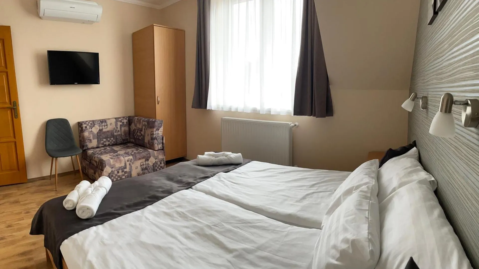 Angel'S Vendeghaz Hotel Eger 0*,  Hungary